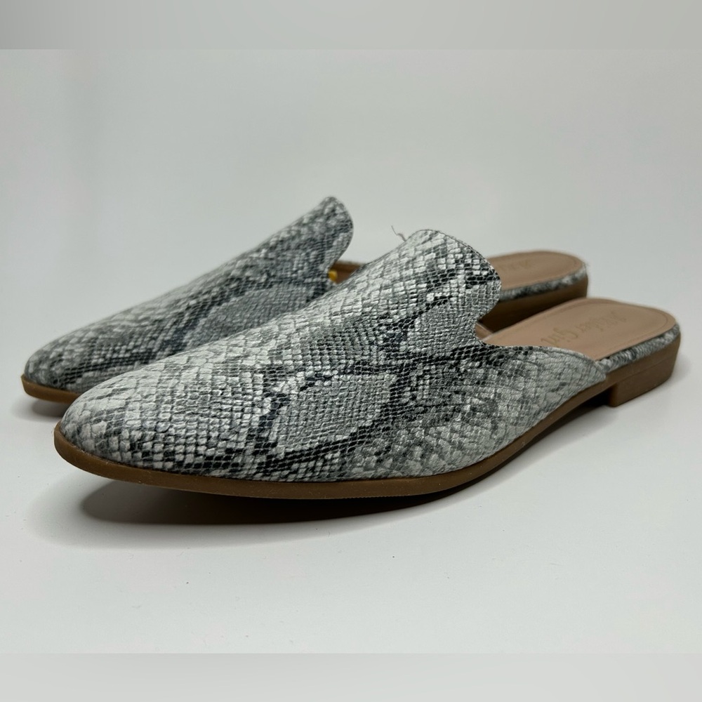 A Rider Girl Grey & White Snake Print Pointed Toe Slip On Mule Flats Size 10 M - Picture 3 of 11